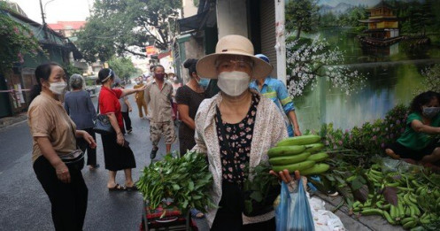 Nghịch lý giá rau