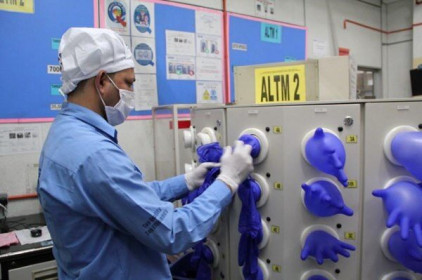 Lợi nhuận của công ty sản xuất găng tay Malaysia tăng vọt trong năm 2021