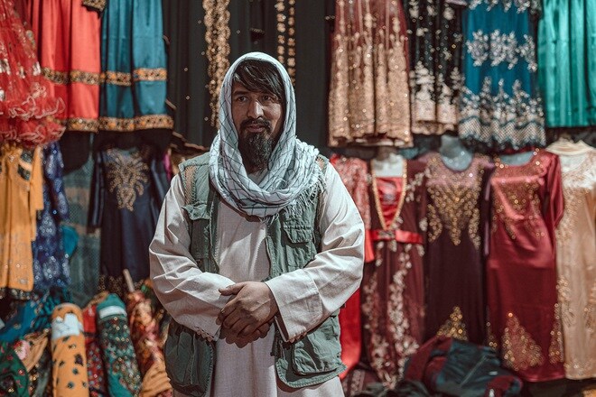 Cuộc sống "thấp thỏm" của người Afghanistan sau một tháng Taliban nắm quyền