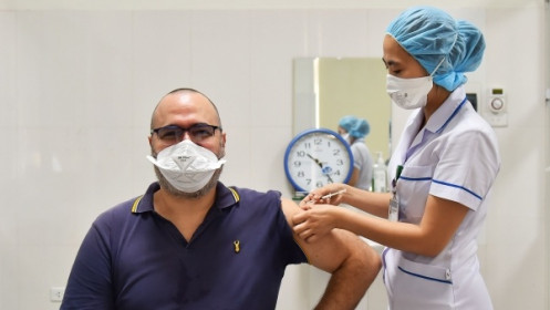 Tiêm vaccine Covid-19 toàn dân, Hà Nội đã tiêm cho khoảng 4.000 người nước ngoài
