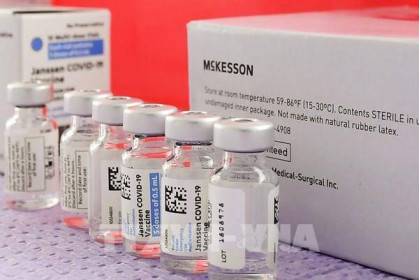 Johnson & Johnson: Vaccine COVID-19 của hãng tương đương với Moderna và Pfizer/BioNTech