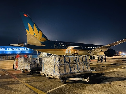 Vietnam Airlines vận chuyển an toàn vắc xin từ Cuba về Việt Nam