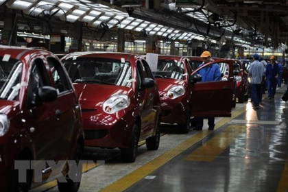 Trung Quốc thúc đẩy ngành sản xuất ô tô giảm mạnh khí thải carbon