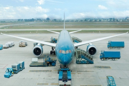 Thoát nguy rời sàn, nới lỏng giãn cách sẽ giúp Vietnam Airlines phục hồi