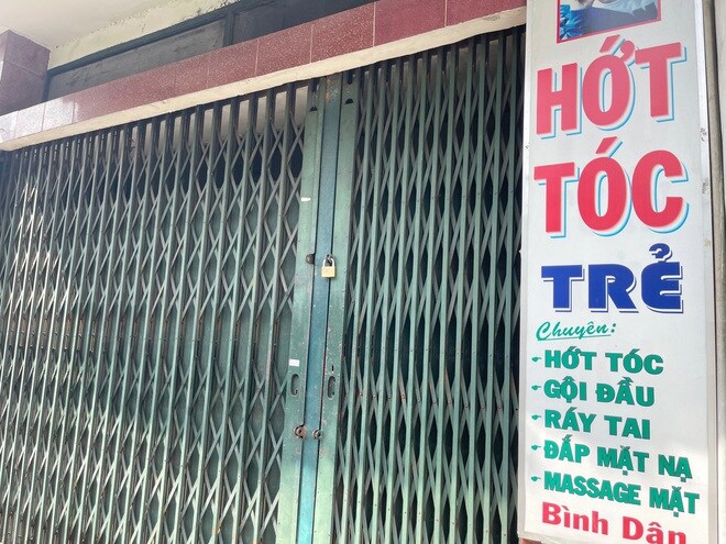 Tiệm sửa xe ở TPHCM bỏ túi vài triệu đồng trong buổi sáng đầu tiên mở cửa