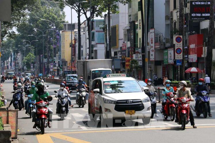 Tp. Hồ Chí Minh mở cửa gần hết kênh bán lẻ