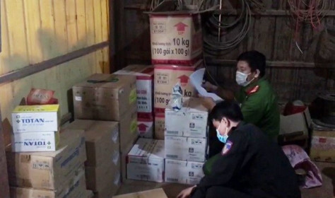 An Giang: Phát hiện hơn 11.000 chai thuốc trừ sâu Trung Quốc không hóa đơn chứng từ