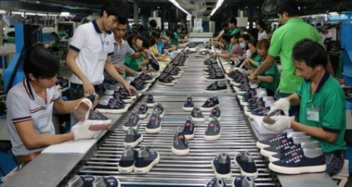 Dòng tiền cạn đáy, dệt may, da giày khó phục hồi sản xuất