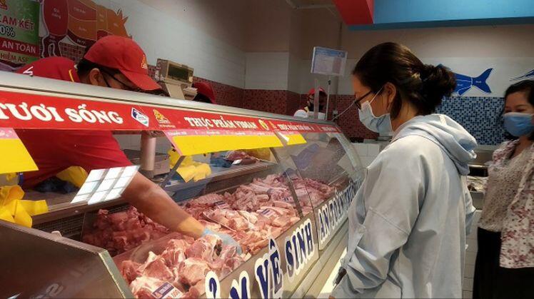 Ngã ngửa với giá thịt lợn tại các chợ, cao gấp mấy lần giá lợn hơi