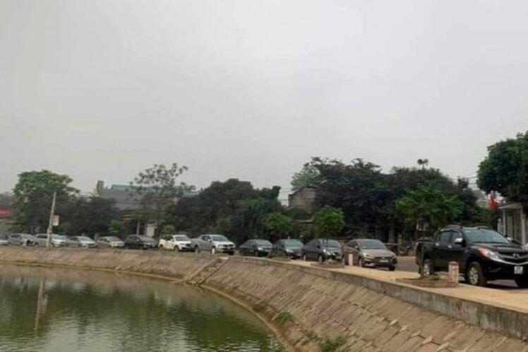 Đất thôn quê nóng sốt, đấu giá sôi sùng sục, trúng rồi... bỏ cọc 'chạy làng' hàng trăm tỷ