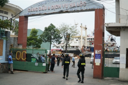 Vụ làm giả 2,7 triệu lít xăng: Khám xét công ty xăng dầu lớn ở Vũng Tàu