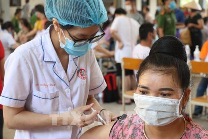Quảng Ninh tiêm vaccine phòng COVID-19 cho trẻ từ 12-18 tuổi từ 30/10