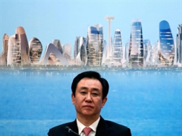 Trung Quốc thúc Chủ tịch Evergrande dùng tiền túi để trả nợ