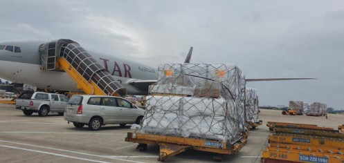 Lô thuốc 100 tỷ do bầu Thuỵ tài trợ đã về đến Sân bay Tân Sơn Nhất