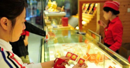 Giá vàng cuối tuần giảm nhẹ, người Việt tiêu thụ 3 tấn vàng trong quý 3