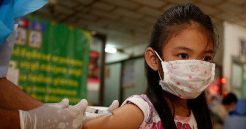 Campuchia tiêm vắc xin Sinovac cho trẻ em 5 tuổi