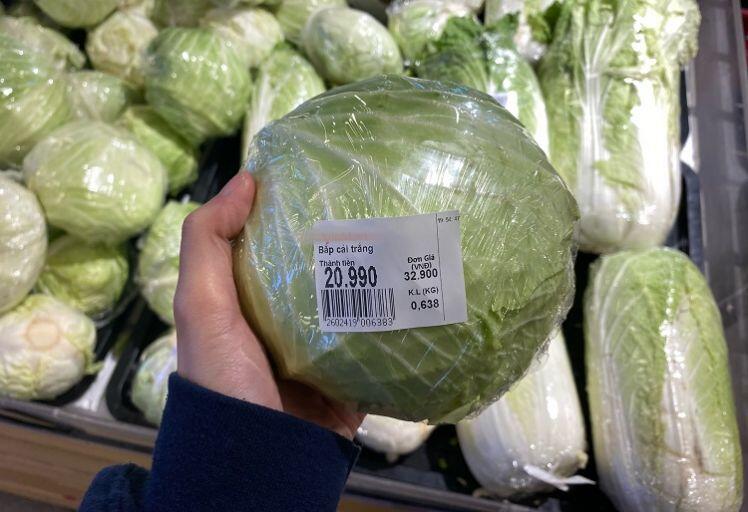 Bắp cải 200.000 đồng/kg và những loại rau xanh giá tiền triệu trong siêu thị