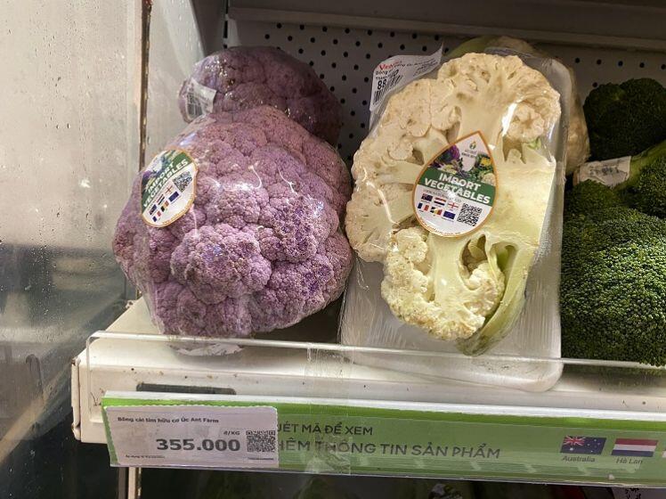 Bắp cải 200.000 đồng/kg và những loại rau xanh giá tiền triệu trong siêu thị