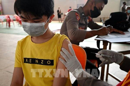 Indonesia bắt đầu tiêm vaccine ngừa COVID-19 cho trẻ em 6-11 tuổi