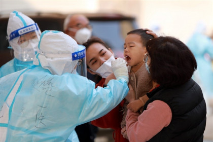 Trung Quốc ghi nhận ca mắc COVID-19 trong ngày tăng đột biến