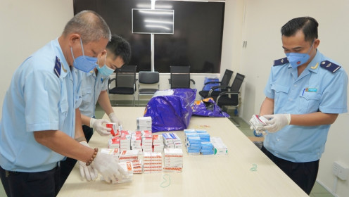 Hải quan TP. Hồ Chí Minh thu giữ hơn 3.000 viên thuốc trị Covid-19 nhập lậu