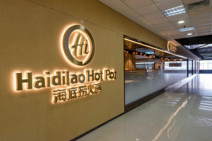 Hãng lẩu Haidilao dự kiến đóng cửa nhiều cửa hàng, cổ phiếu vụt tăng mạnh