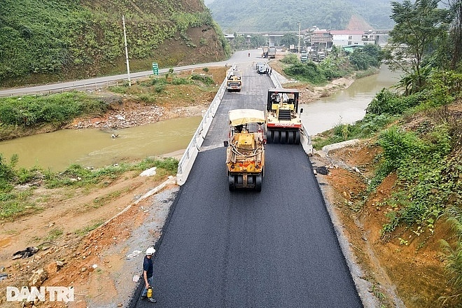 Tuyến đường nối Lào Cai - Sapa hơn 2.500 tỷ đồng gấp rút hoàn thiện