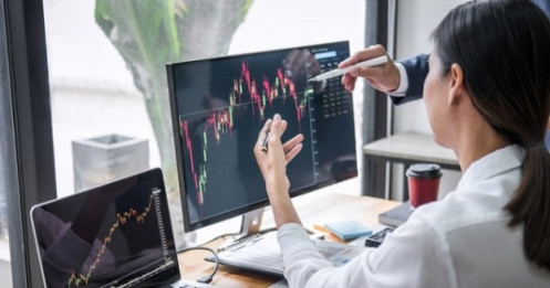 Dòng tiền tiếp tục luân chuyển tìm cơ hội