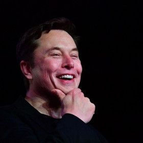 Tỷ phú Elon Musk bán gần 7 tỷ USD cổ phiếu, chấm dứt chuỗi tăng 11 tuần liên tiếp của Tesla