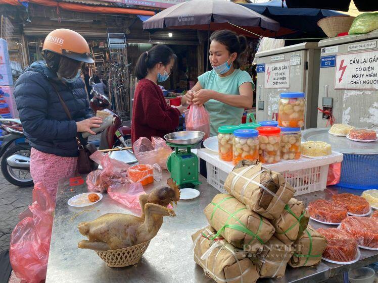 Tết Nhâm Dần 2022: Người dân dự kiến ở lại Hà Nội, cung ứng hàng Tết thế nào?
