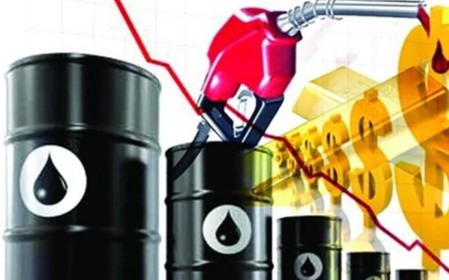 Giá dầu hôm nay 15/11: Tăng trở lại, neo đỉnh 7 năm