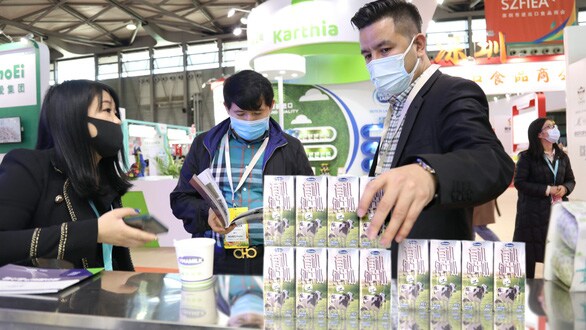 Sữa tươi Organic của Vinamilk ra mắt ấn tượng tại Triển lãm quốc tế Thượng Hải 2021