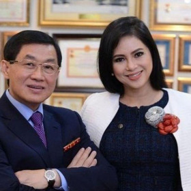Vợ vua hàng hiệu Johnathan Hạnh Nguyễn muốn mở trung tâm bán hàng hiệu giảm giá