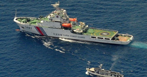 Mỹ tuyên bố cứng sau vụ tàu hải cảnh Trung Quốc phun vòi rồng tại Biển Đông
