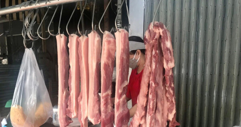 Giá heo hơi hôm nay 19.11.2021: Điều chỉnh giảm, xuất hiện giá 40.000 đồng/kg
