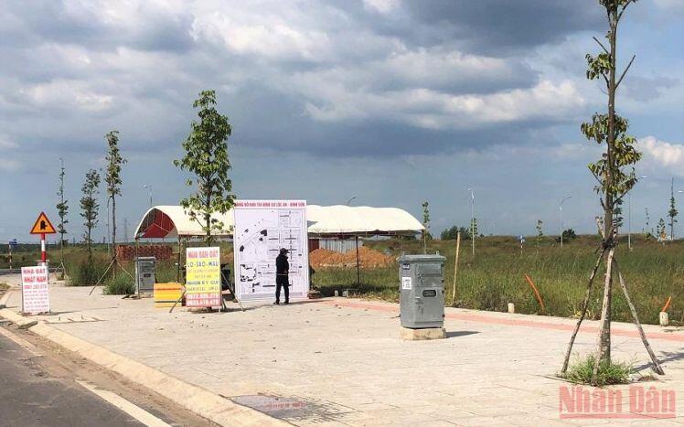 Xử lý nghiêm cán bộ môi giới bán đất tái định cư sân bay Long Thành