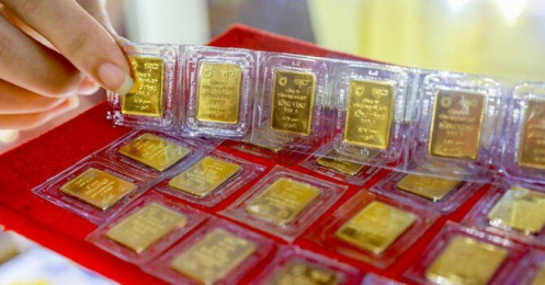 Giá vàng SJC quay đầu tăng dù giá vàng thế giới thủng ngưỡng 1.800 USD/ounce
