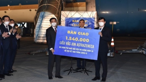 Vietnam Airlines vận chuyển an toàn 1,5 triệu liều vaccine Covid-19 từ Nhật Bản