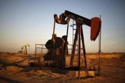 Giá dầu thế giới giảm tuần thứ 5 liên tiếp