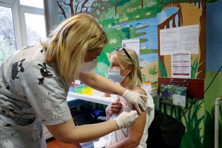 Hungary lên kế hoạch bắt đầu sản xuất vaccine của Nga từ cuối năm 2022