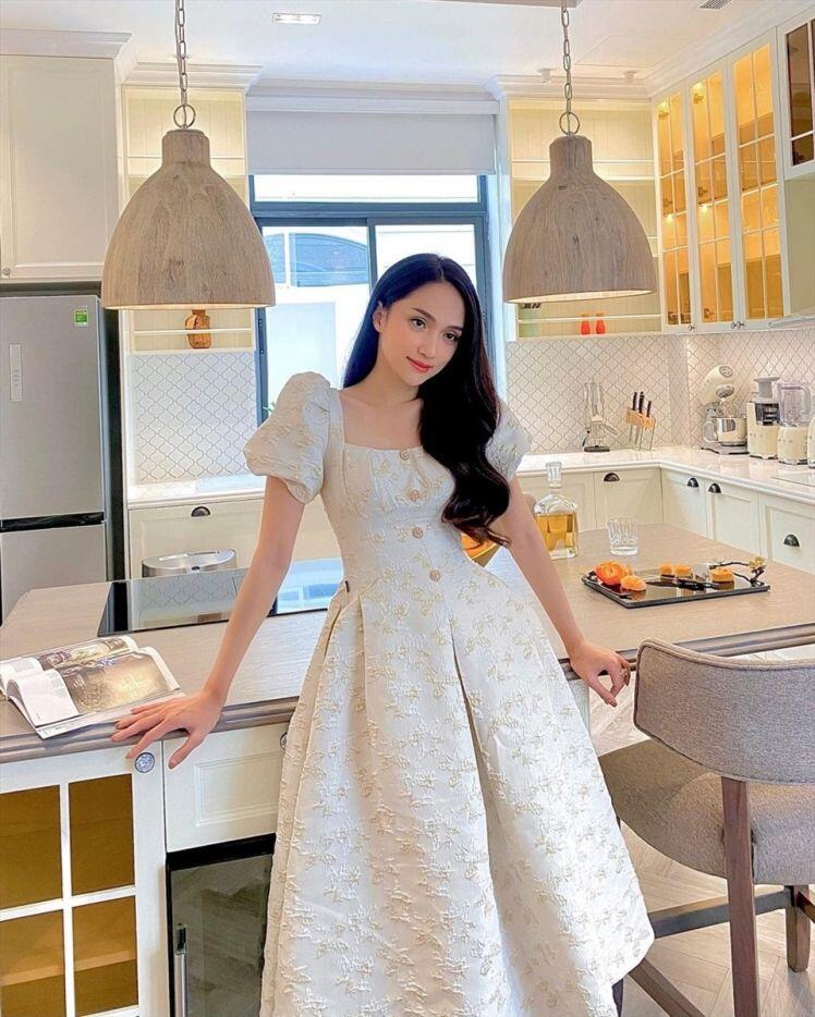 Hoa hậu Hương Giang lần đầu hé lộ biệt thự triệu đô sang chảnh ở TPHCM