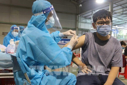 Từ 10/12, Tp Hồ Chí Minh triển khai tiêm mũi 3 vaccine phòng COVID-19