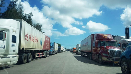 Chưa tết, đã có hơn 3.400 xe container ùn ứ tại cửa khẩu Lạng Sơn