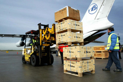 Nhu cầu hàng hóa mùa Giáng sinh đẩy cước vận chuyển hàng không lên mức kỷ lục