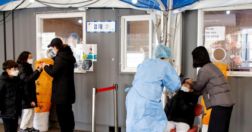 Hàn Quốc ghi nhận 128 người nhiễm Omicron trong số ca nhiễm mới cao kỷ lục