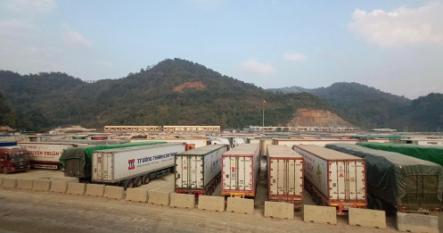Lạng Sơn nói gì về nông sản xuất khẩu Trung Quốc ùn ứ ở cửa khẩu?