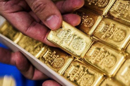 Giá vàng tăng phiên đầu tuần, hướng mốc 62 triệu đồng/lượng
