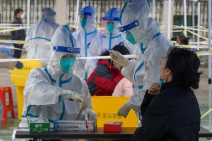 Ca mắc COVID-19 bất ngờ tăng vọt, thành phố Trung Quốc xét nghiệm hàng triệu dân