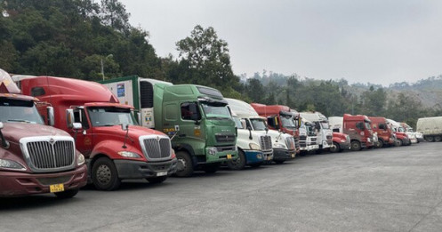 Nhiều cửa khẩu ở Lạng Sơn vẫn tạm dừng thông quan, hàng nghìn xe tiếp tục nằm chờ sau 1 tháng
