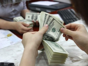 Giá USD hôm nay 28.12.2021: Tuột dốc tại các ngân hàng
